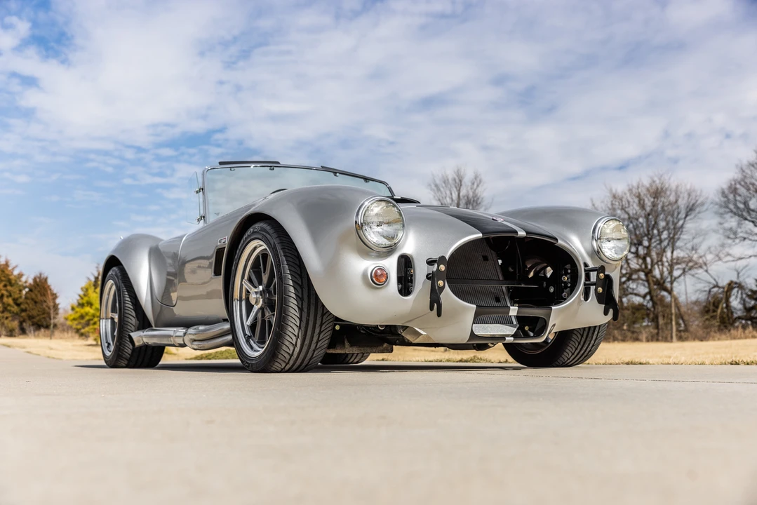Shelby Cobra Replica - Image 4 of 31