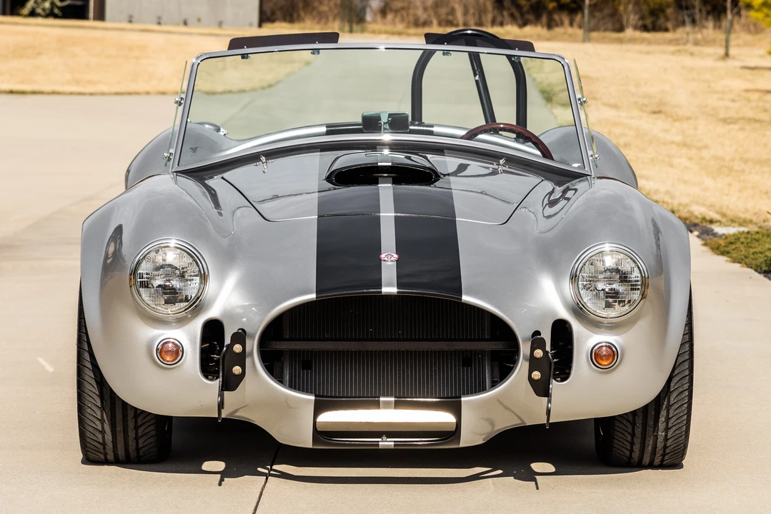 Shelby Cobra Replica - Image 17 of 31