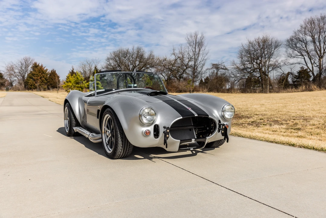 Shelby Cobra Replica - Image 3 of 31