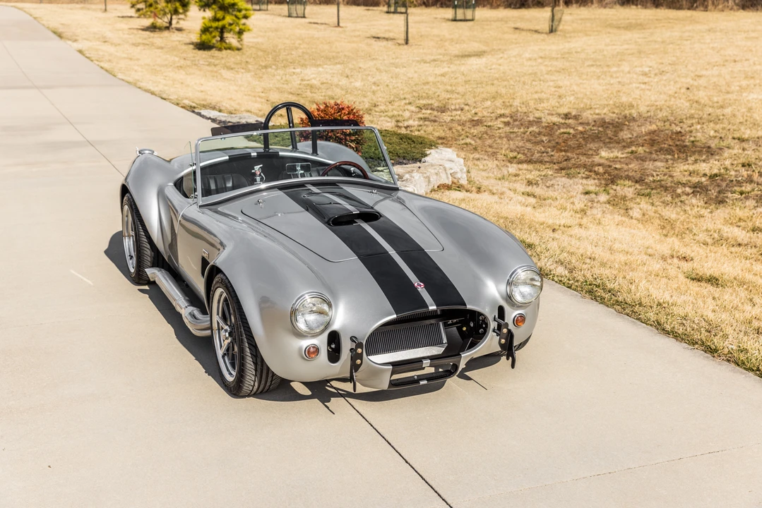 Shelby Cobra Replica - Image 2 of 31