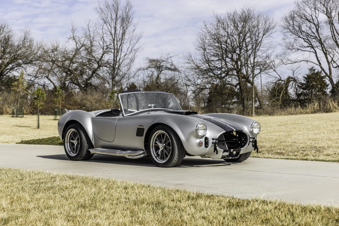 Shelby Cobra Replica - Image 5 of 31