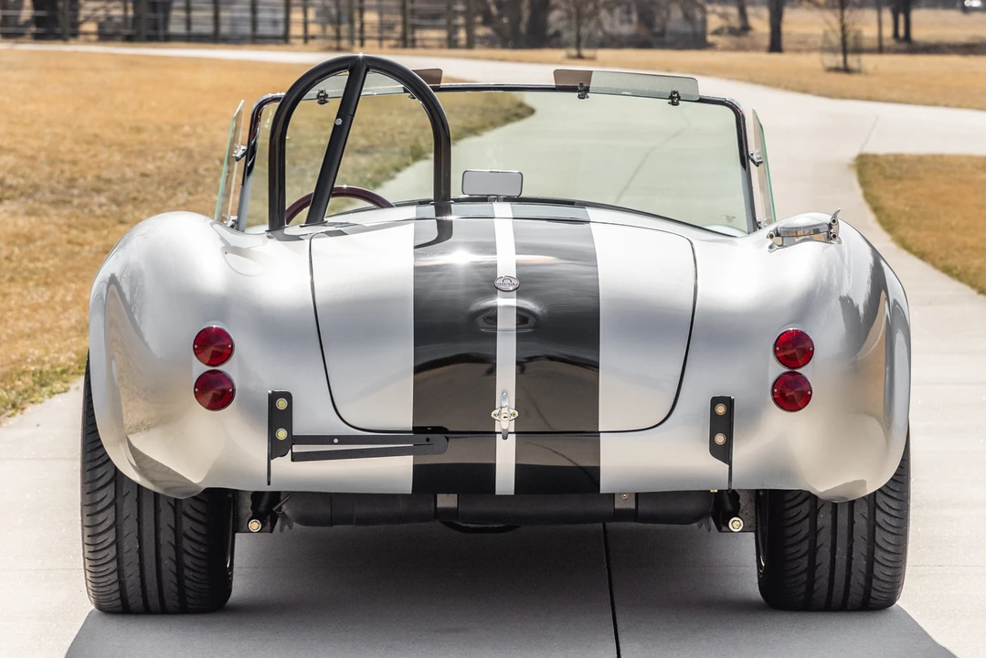 Shelby Cobra Replica - Image 11 of 31