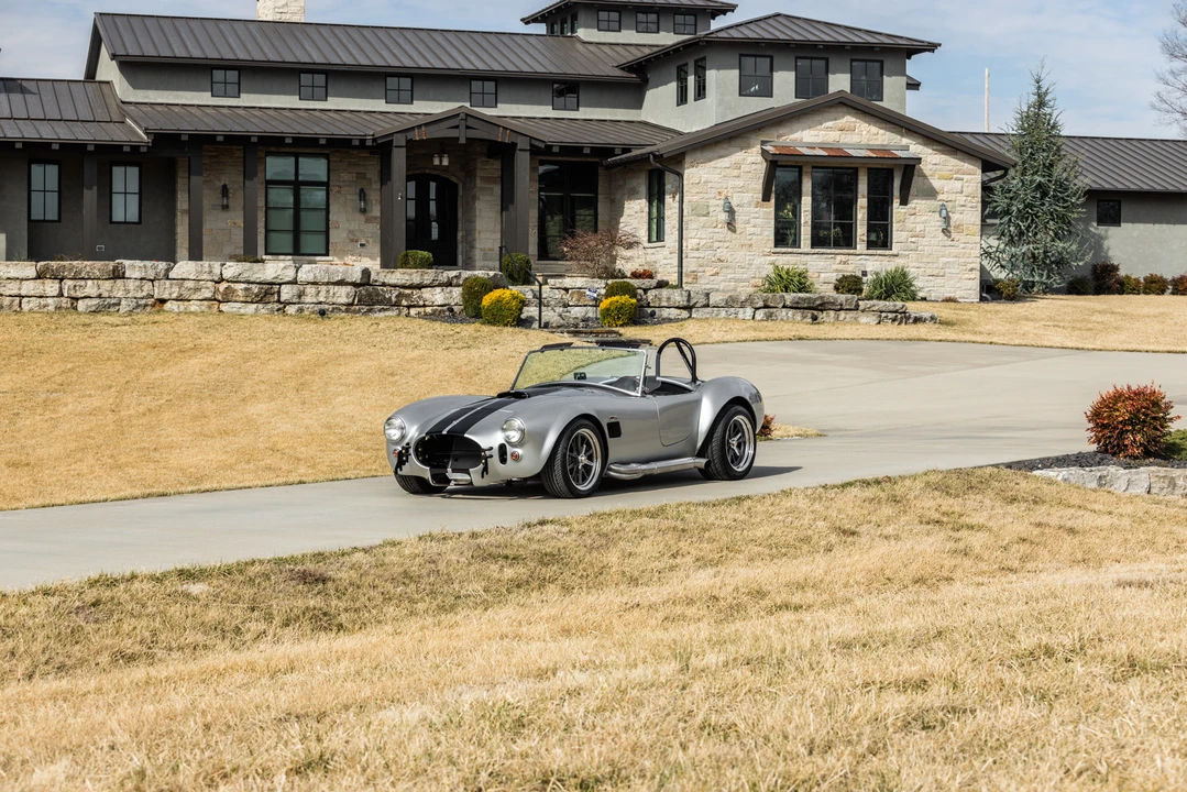 Shelby Cobra Replica - Image 14 of 31