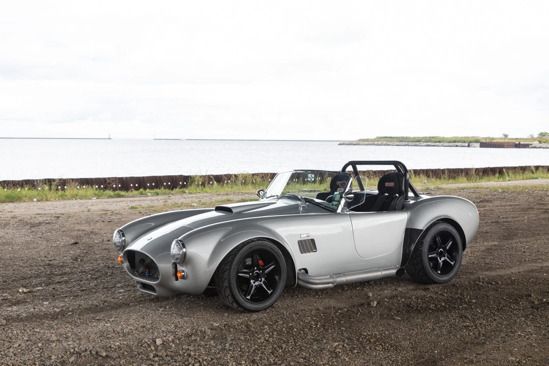 Shelby Cobra Replica - Image 8 of 31