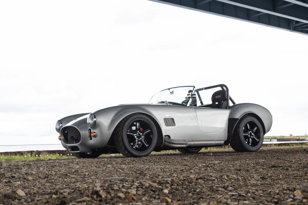 Shelby Cobra Replica - Image 9 of 31