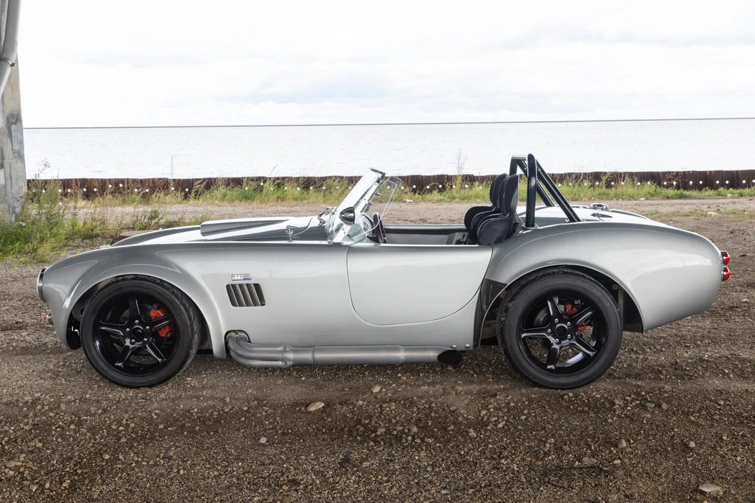 Shelby Cobra Replica - Image 11 of 31