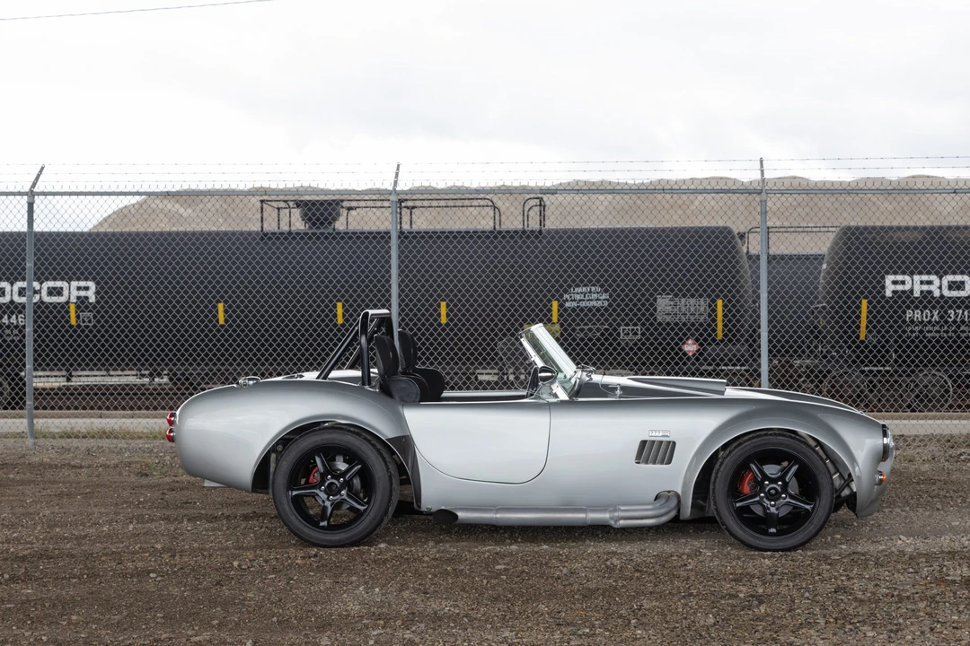 Shelby Cobra Replica - Image 22 of 31