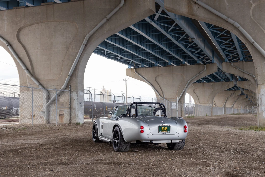 Shelby Cobra Replica - Image 15 of 31