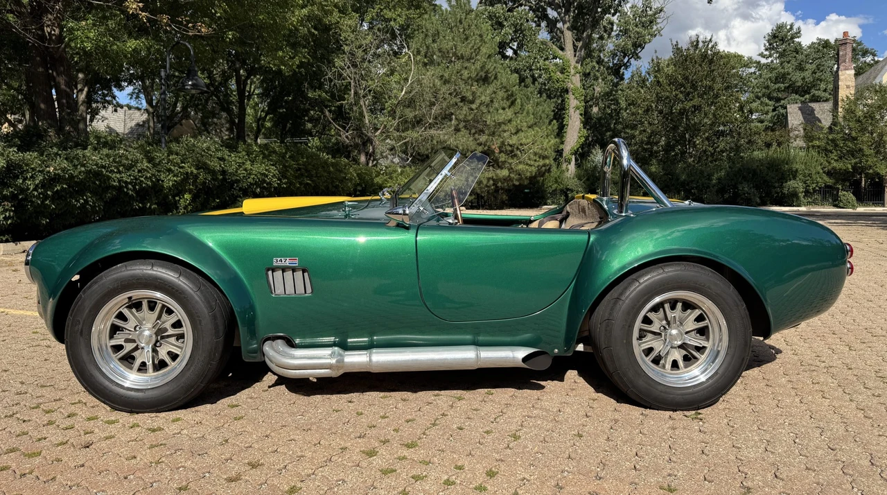 Factory Five Roadster - Image 4 of 31