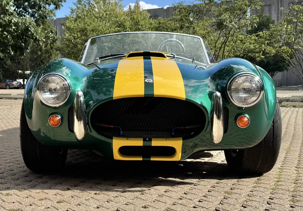 Factory Five Roadster - Image 2 of 31