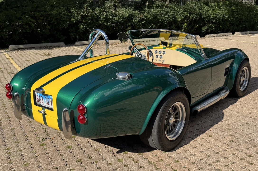 Factory Five Roadster - Image 7 of 31