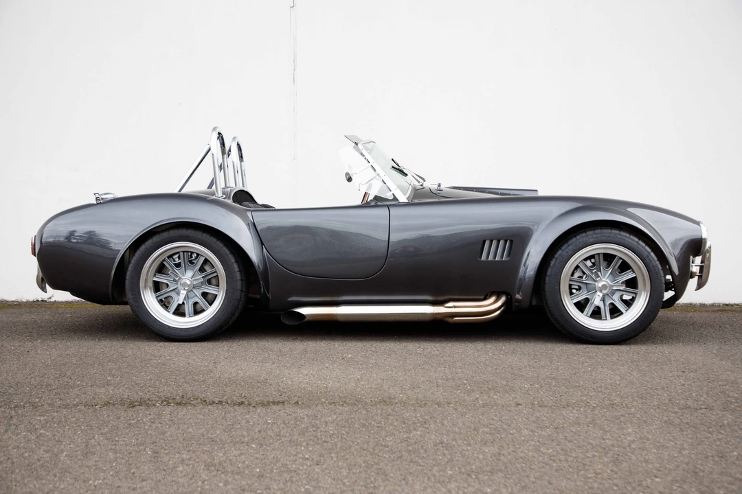Shelby Cobra Replica - Image 10 of 31