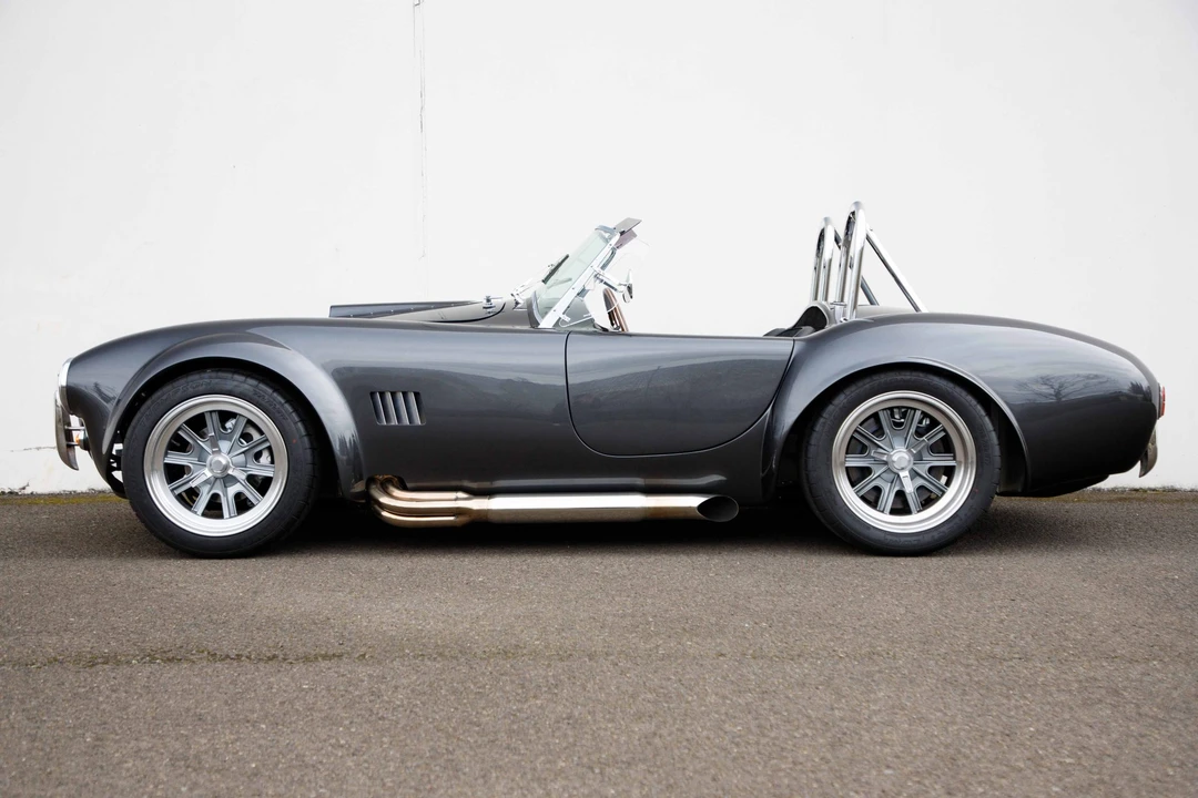 Shelby Cobra Replica - Image 3 of 31