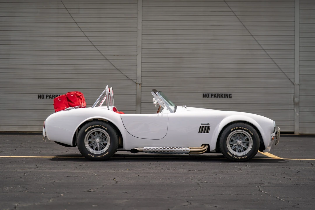 Shelby Cobra Replica - Image 9 of 31