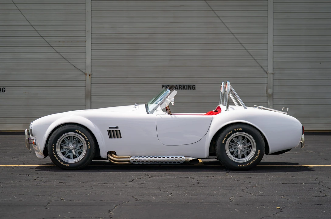 Shelby Cobra Replica - Image 3 of 31