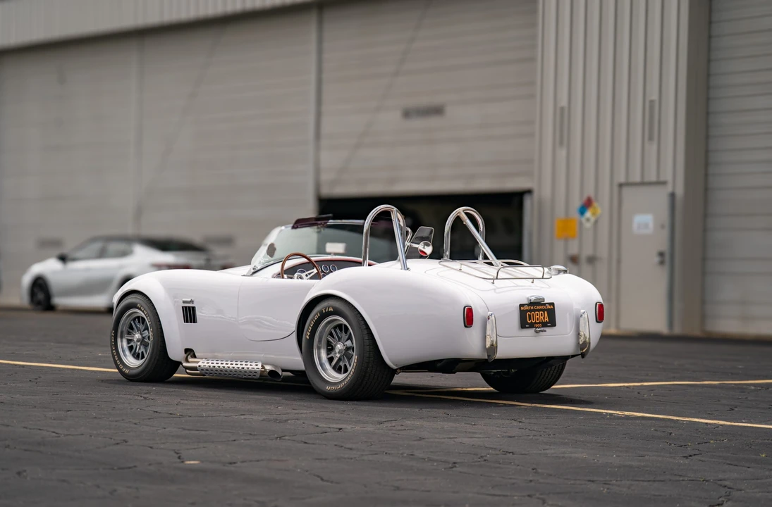 Shelby Cobra Replica - Image 4 of 31