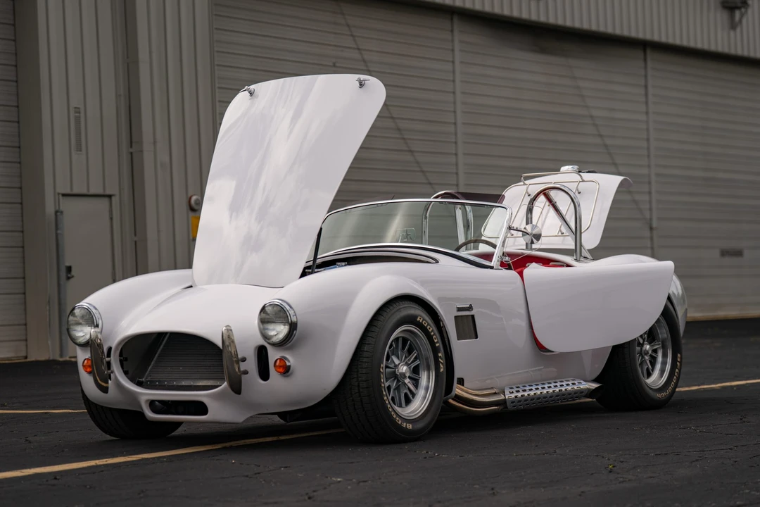 Shelby Cobra Replica - Image 15 of 31