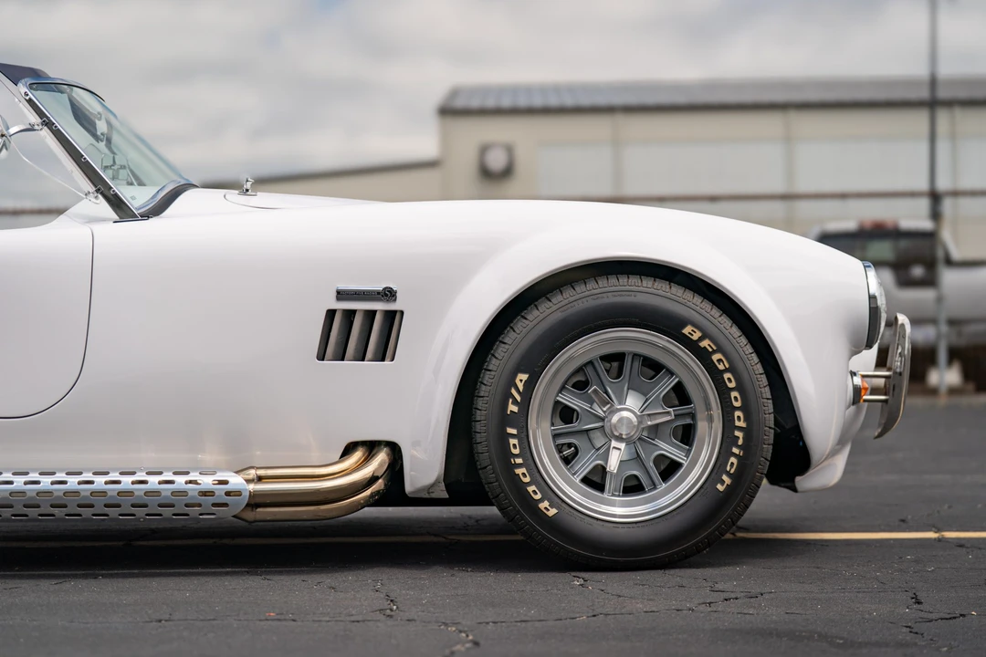 Shelby Cobra Replica - Image 21 of 31