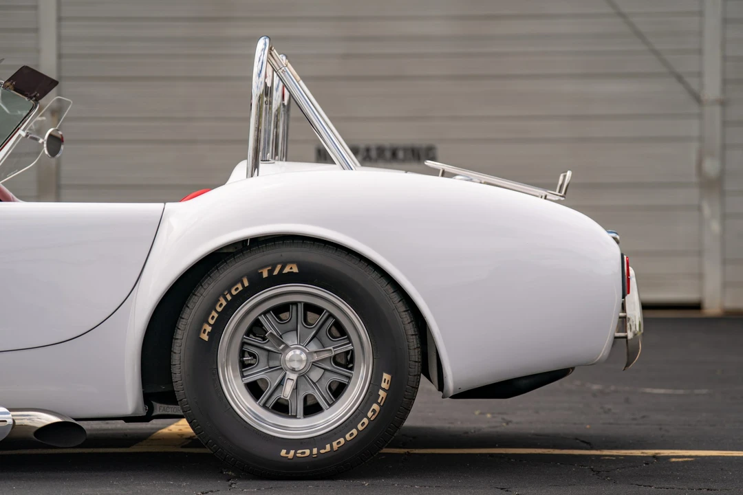 Shelby Cobra Replica - Image 23 of 31