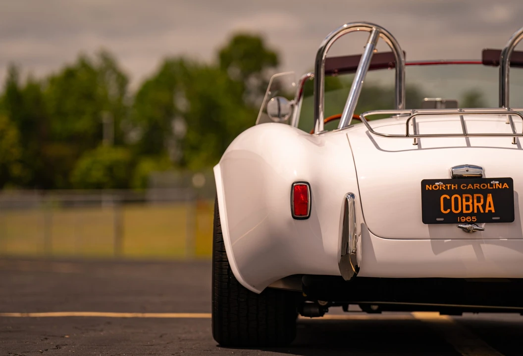Shelby Cobra Replica - Image 17 of 31