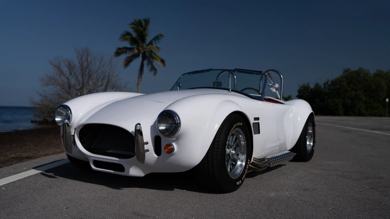 Factory Five Roadster - Image 7 of 31