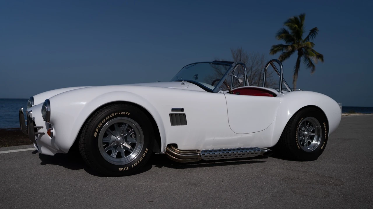 Factory Five Roadster - Image 17 of 31