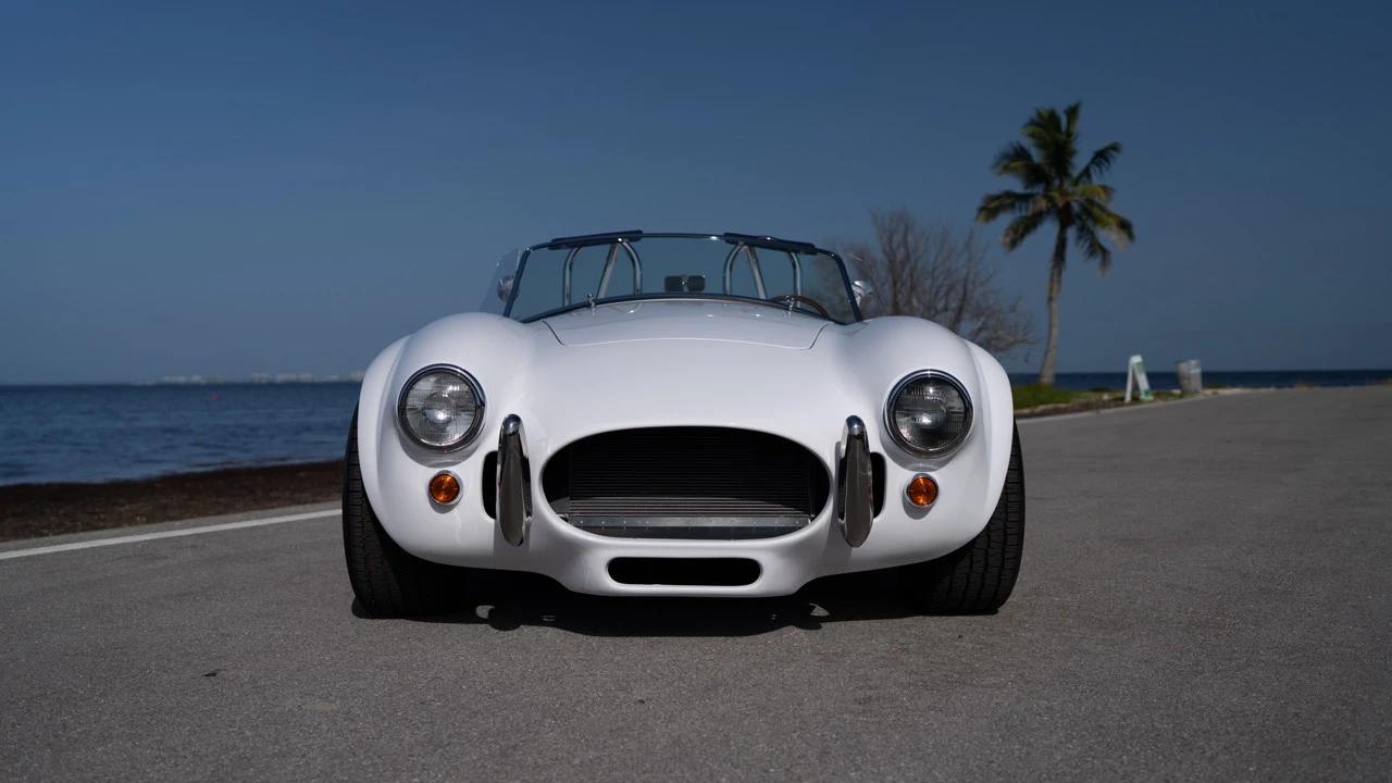 Factory Five Roadster - Image 2 of 31