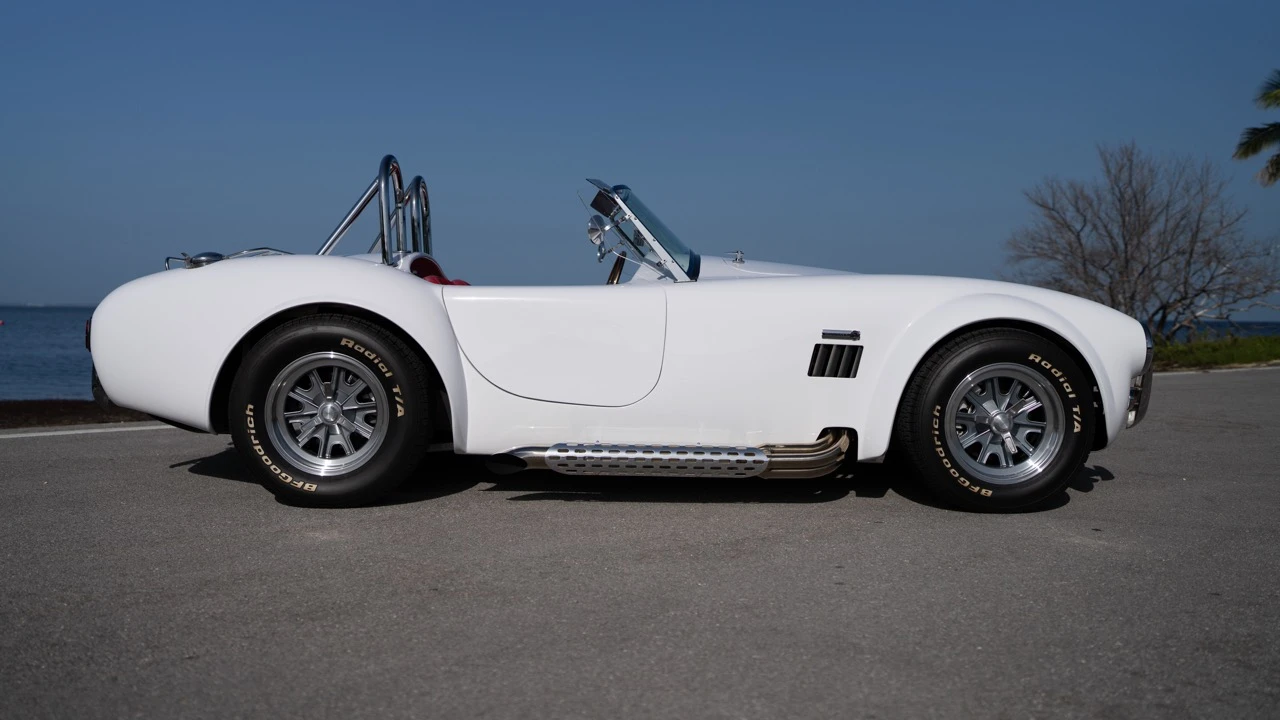 Factory Five Roadster - Image 31 of 31