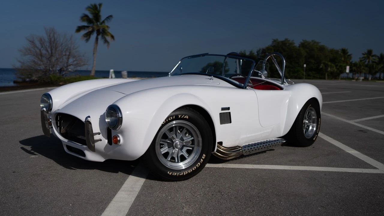 Factory Five Roadster - Image 11 of 31