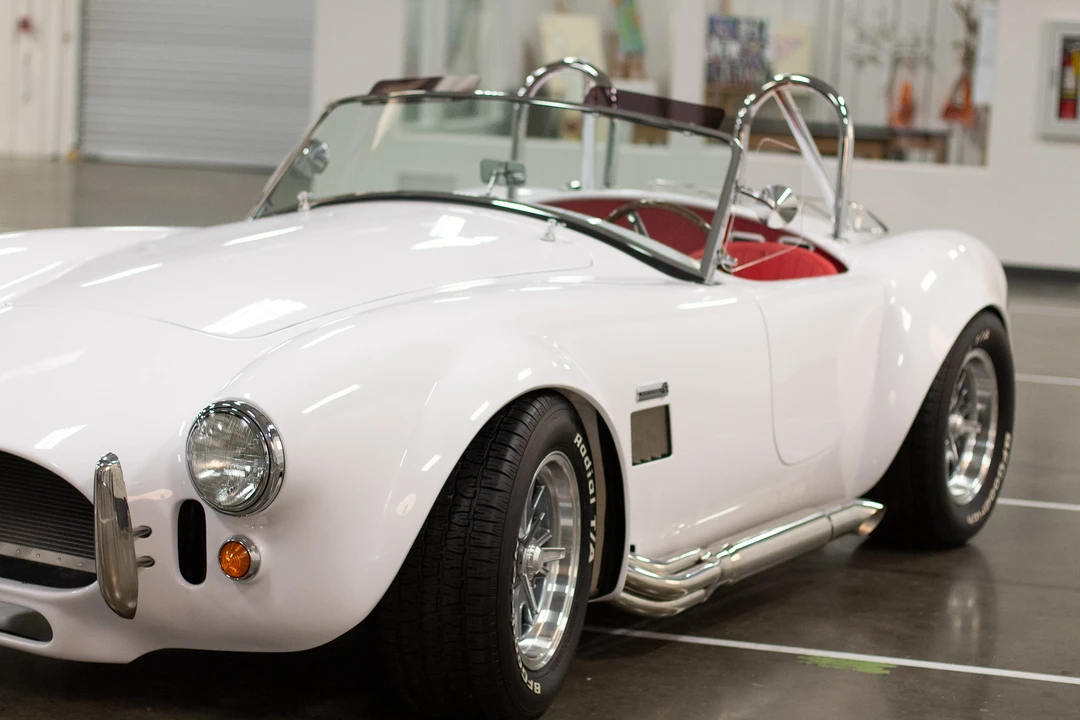 Shelby Cobra Replica - Image 25 of 31