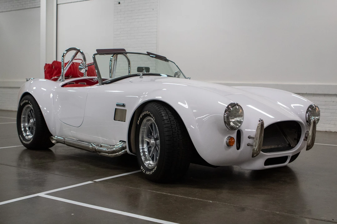Shelby Cobra Replica - Image 8 of 31
