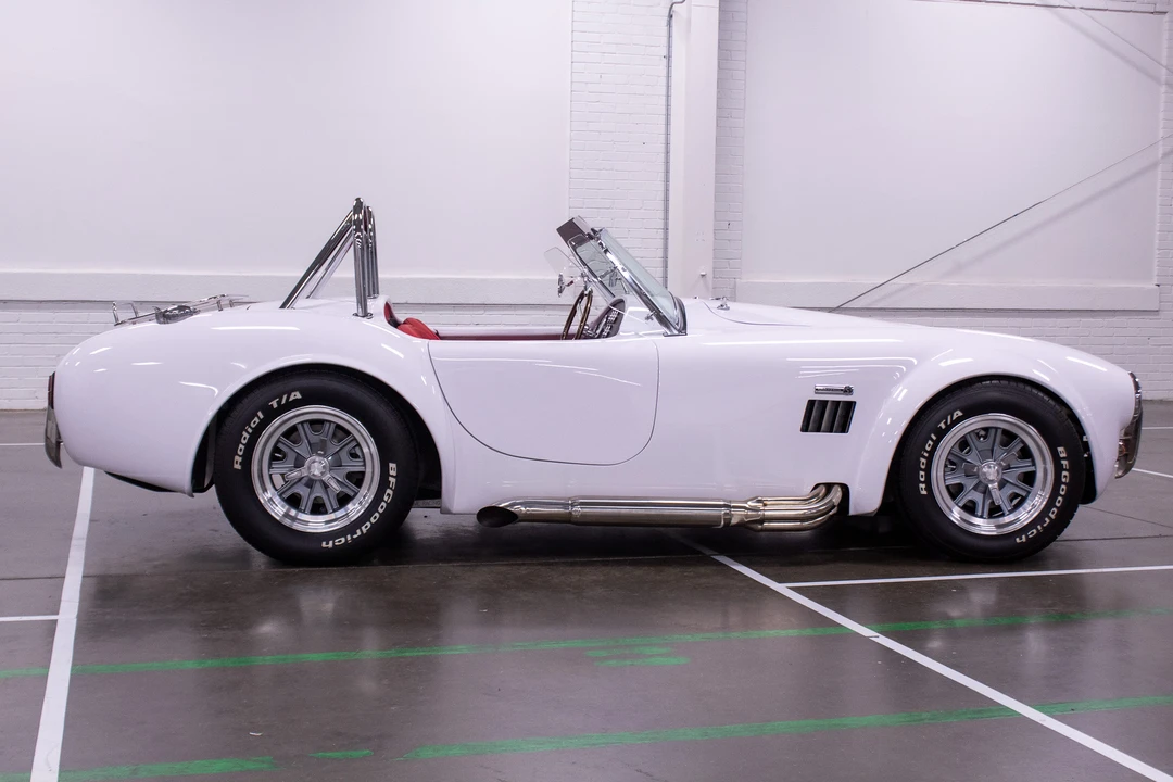 Shelby Cobra Replica - Image 16 of 31