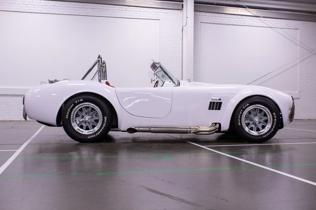 Shelby Cobra Replica - Image 15 of 31