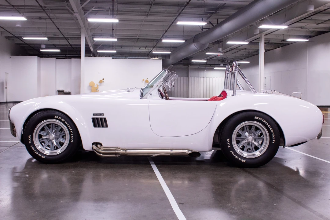 Shelby Cobra Replica - Image 21 of 31