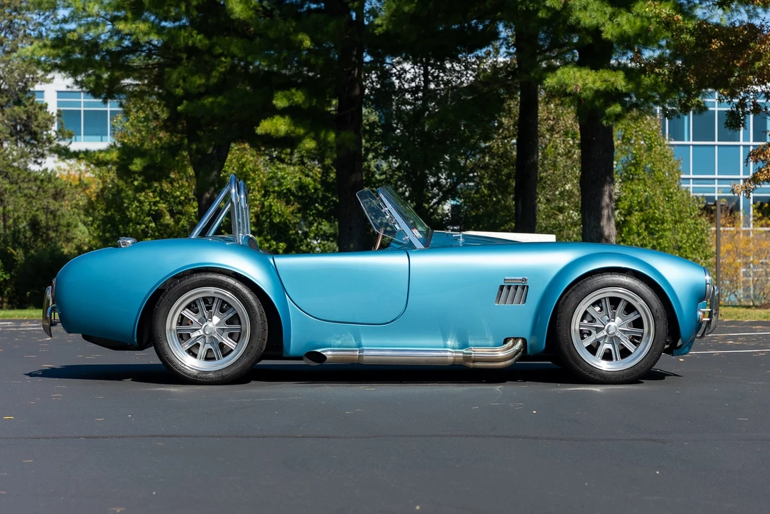 Shelby Cobra Replica - Image 16 of 31