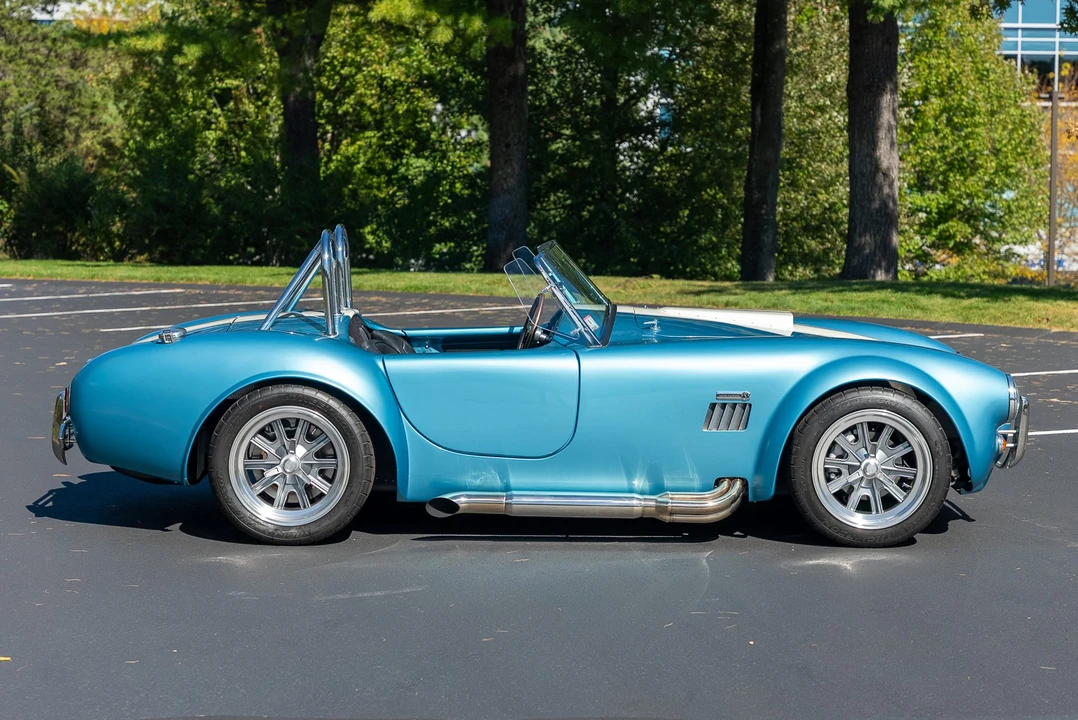 Shelby Cobra Replica - Image 15 of 31