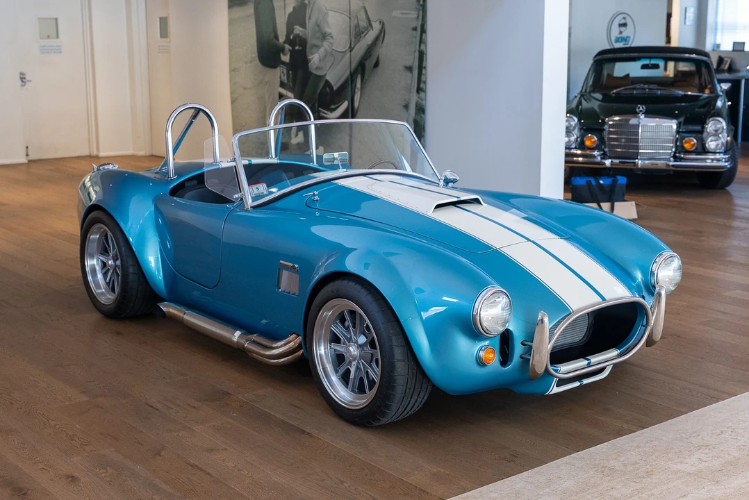 Shelby Cobra Replica - Image 11 of 31