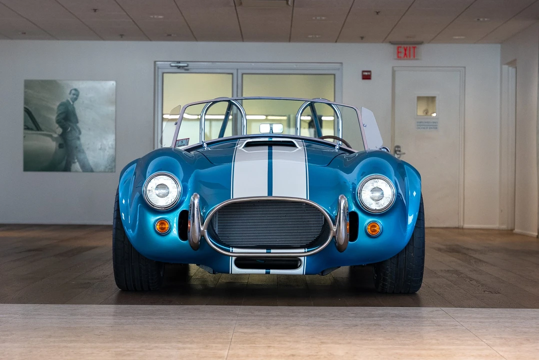 Shelby Cobra Replica - Image 8 of 31