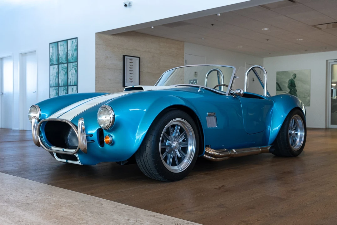 Shelby Cobra Replica - Image 2 of 31
