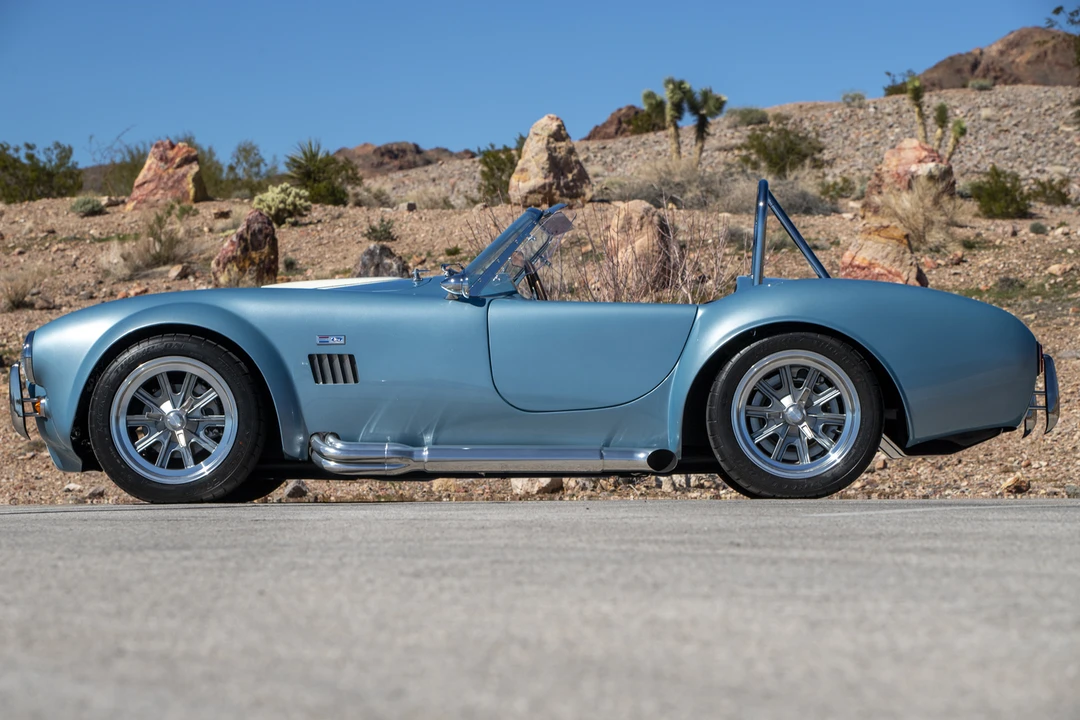 Shelby Cobra Replica - Image 15 of 31