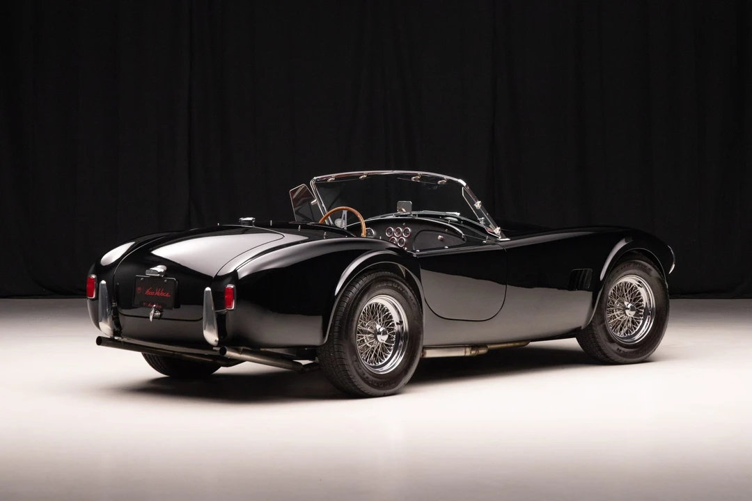 Shelby Cobra Replica - Image 8 of 31