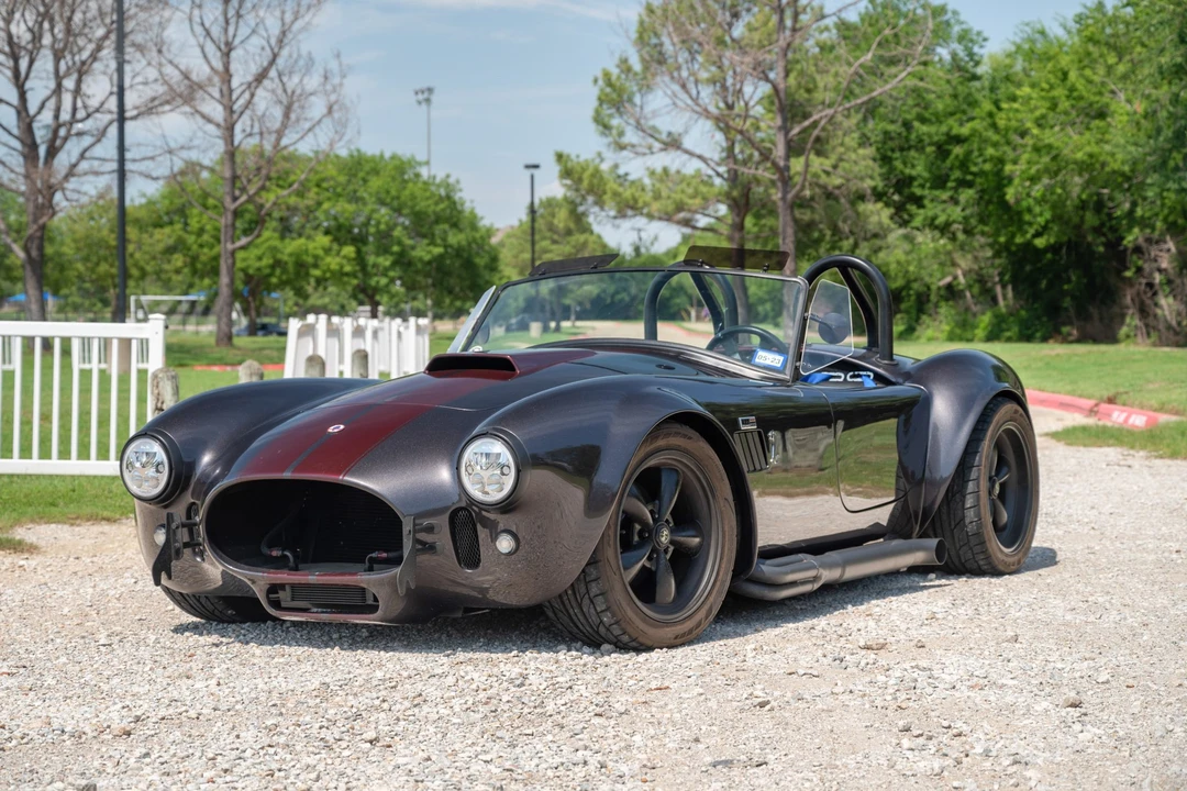 Shelby Cobra Replica - Image 2 of 31