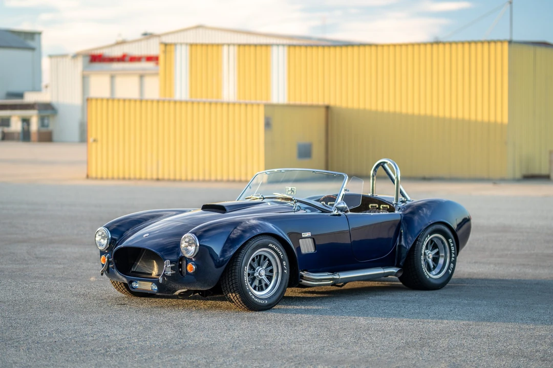 Shelby Cobra Replica - Image 8 of 31