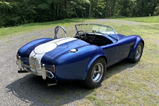 Shelby Cobra Replica - Image 2 of 7