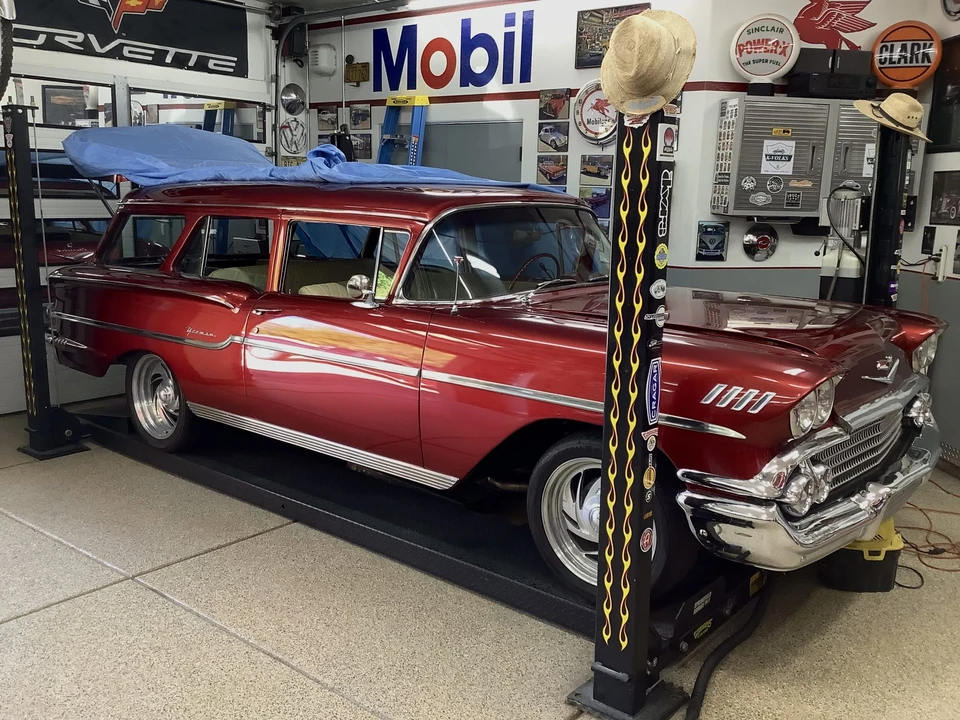 1958 Chevrolet Task Force - Image 14 of 31