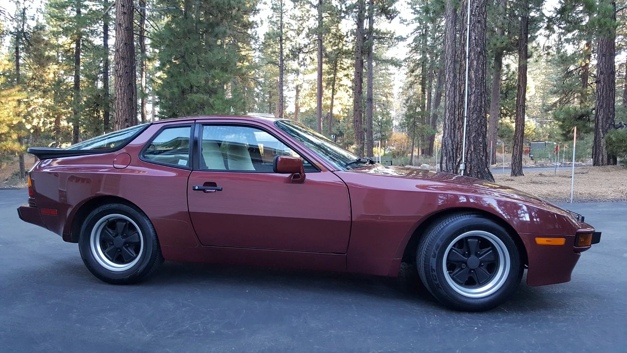 1985 Porsche 944 - Image 23 of 31