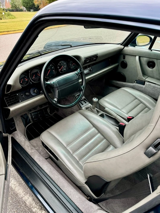 1992 Porsche 964 Carrera 4 - Image 9 of 14