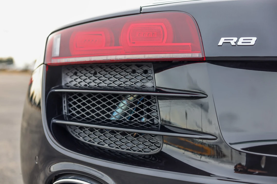 2010 Audi 42 R8 - Image 30 of 31