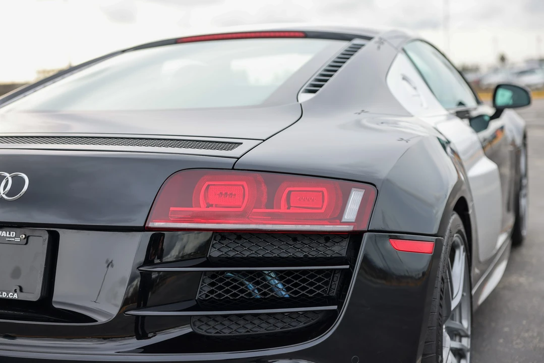 2010 Audi 42 R8 - Image 28 of 31