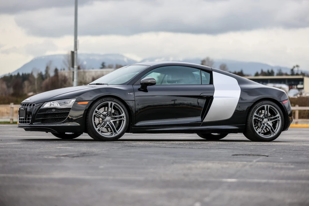 2010 Audi 42 R8 - Image 2 of 31